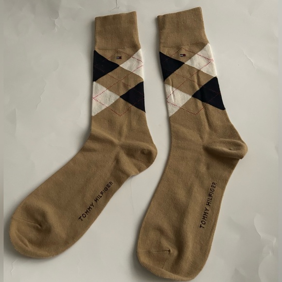 New Tommy Hilfiger 4 Pair Dress Crew Socks Men's One Size Beige Assorted Preppy - Picture 8 of 16